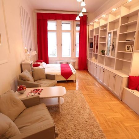 D.Five Classic Luxury Apartment Budapest Bilik gambar