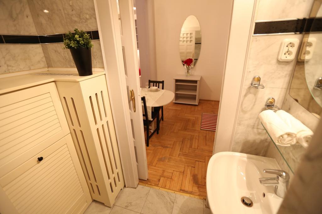 D.Five Classic Luxury Apartment Budapest Luaran gambar